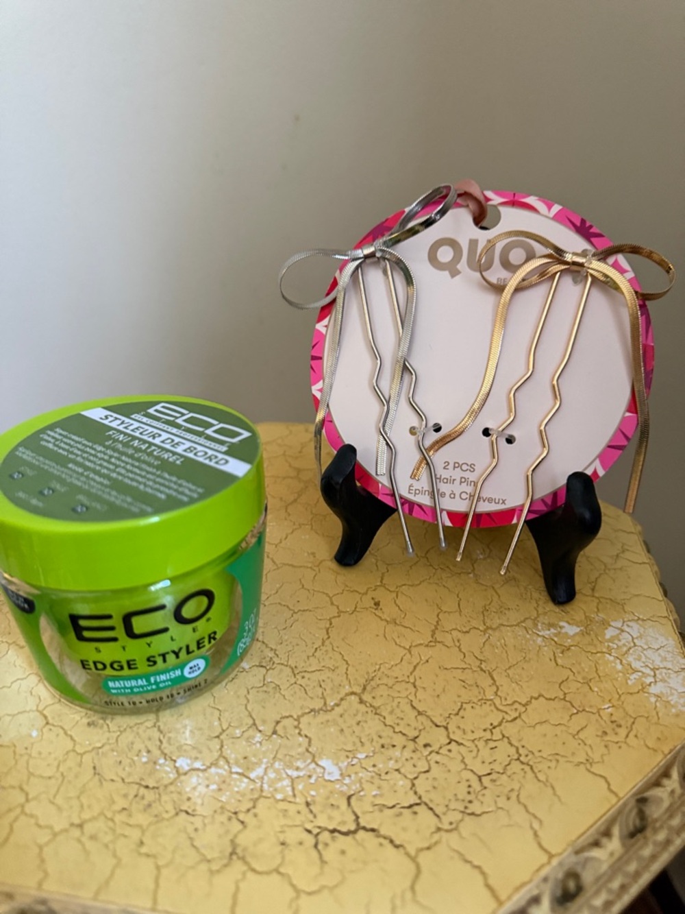 Styler Edge Styler Gel. Quo hair clips.